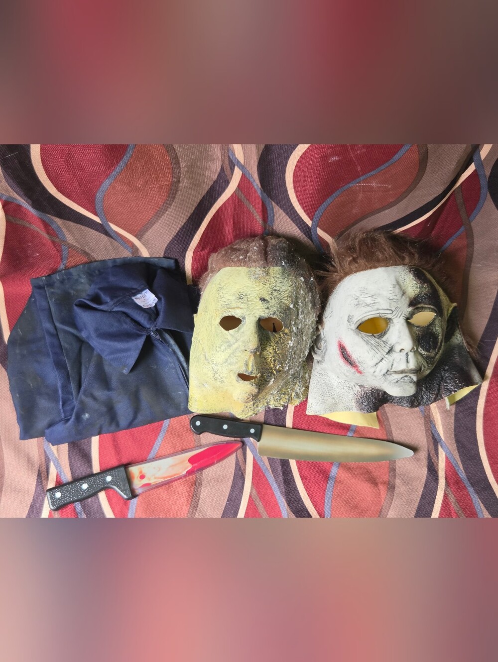 Official Michael Myers Costume Bundle - Spirit Halloween Coveralls (XL) & Masks